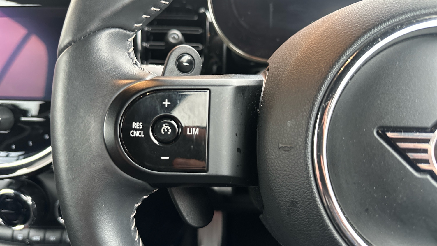 Used MINI Convertible 2024 for sale - 76578489: Photo 17