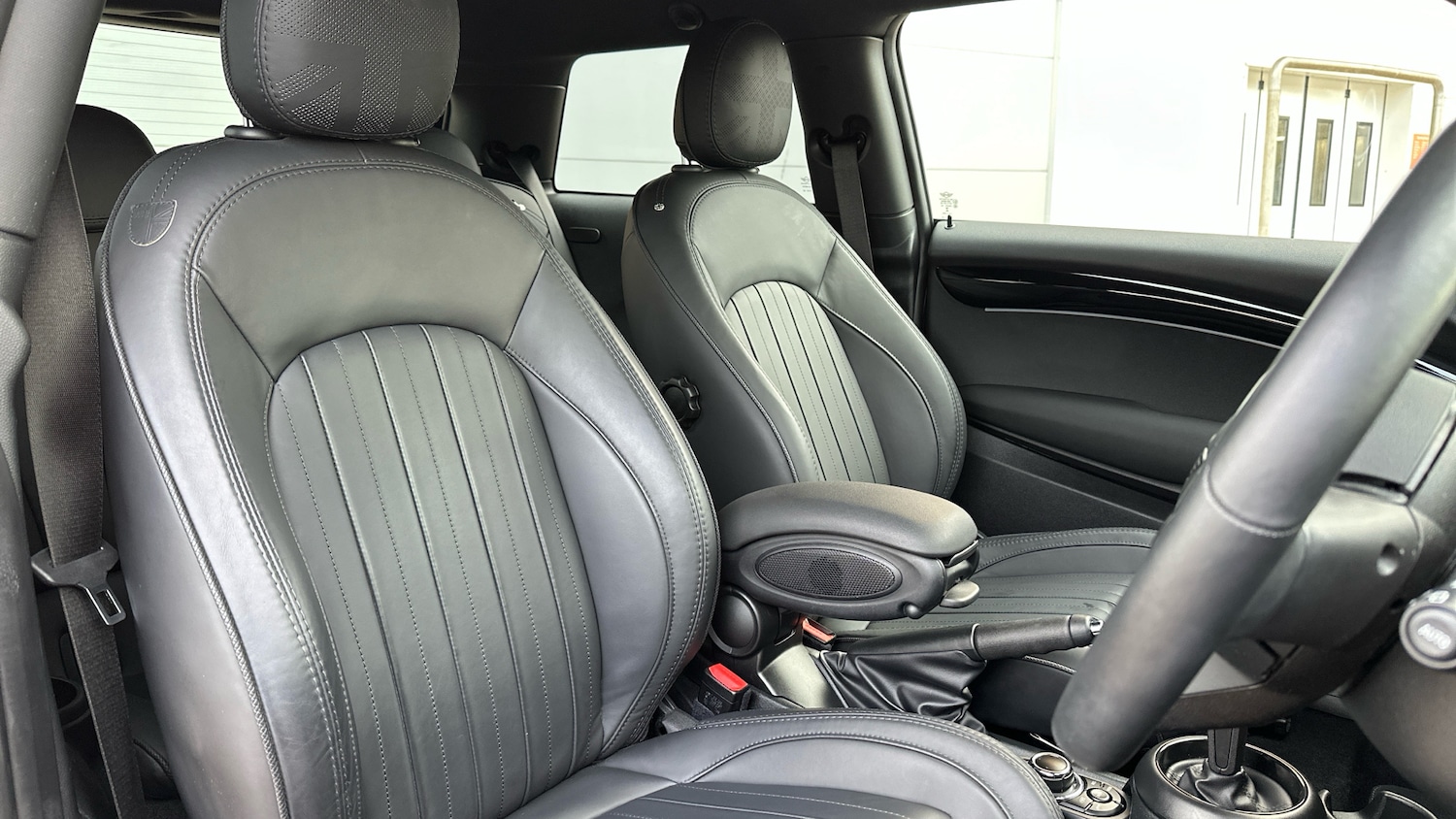 Used MINI Hatch 2022 for sale - 76340486: Photo 11