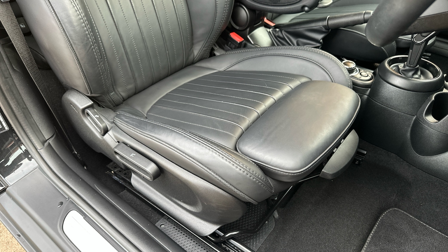 Used MINI Hatch 2022 for sale - 76340486: Photo 32