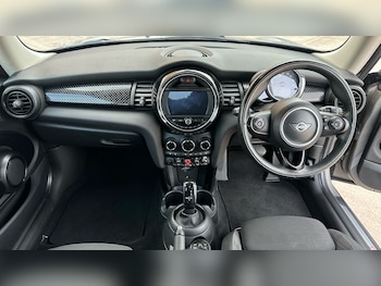 Used MINI Hatch 2019 for sale - 75972804: Photo