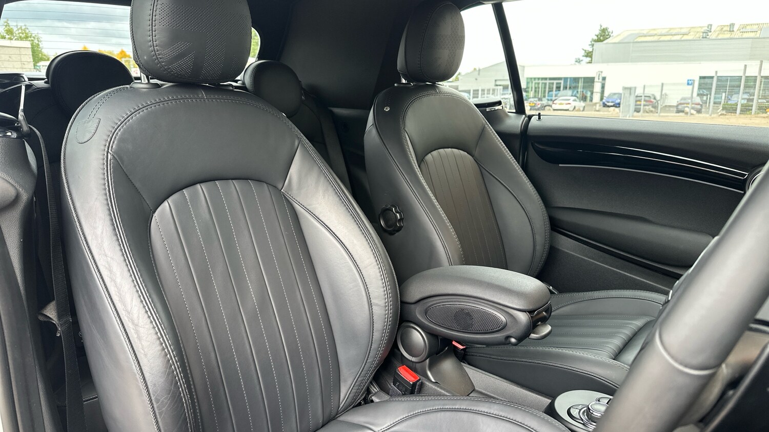Used MINI Convertible 2022 for sale - 76311283: Photo 11