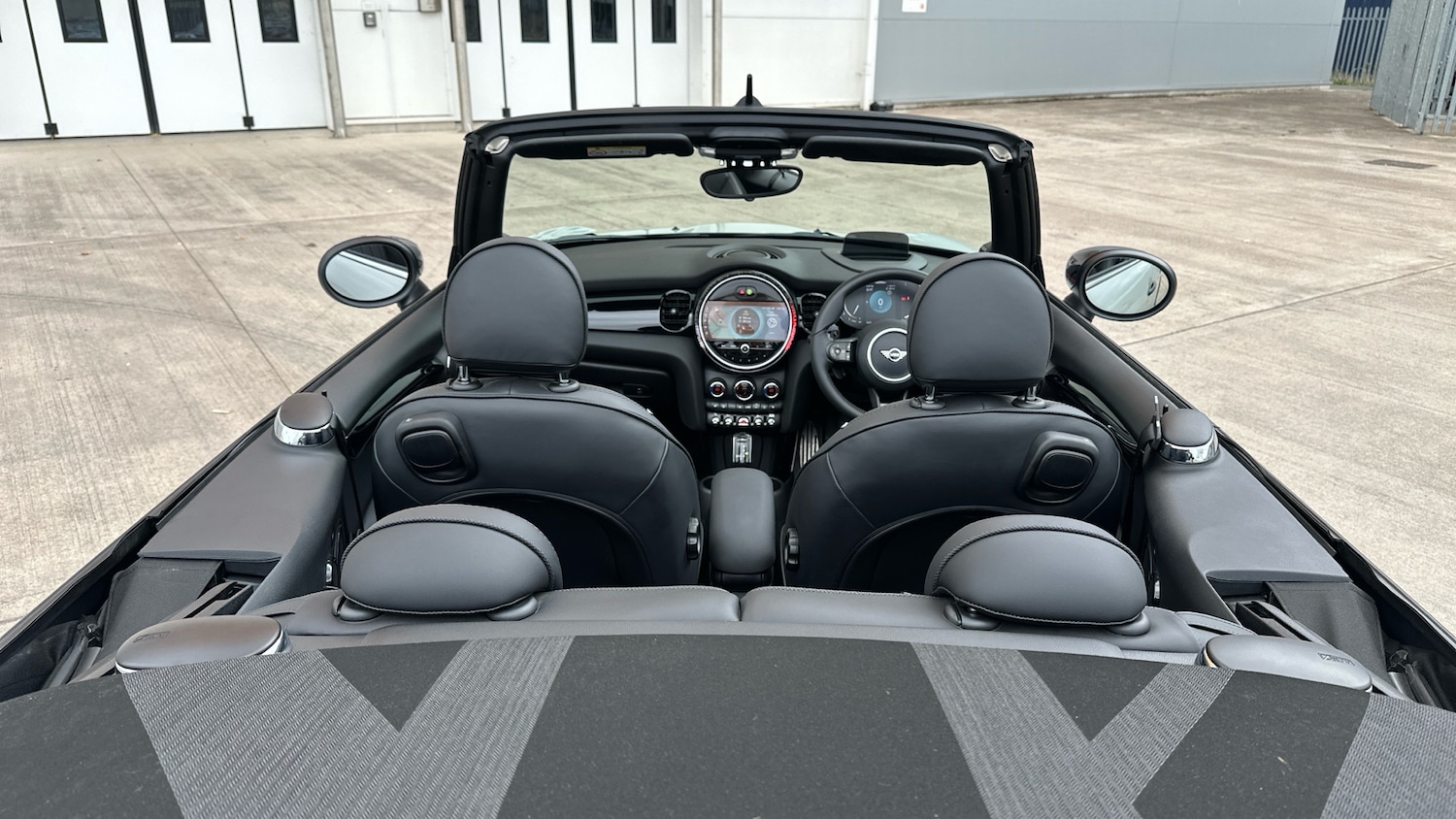 Used MINI Convertible 2022 for sale - 76311283: Photo 27