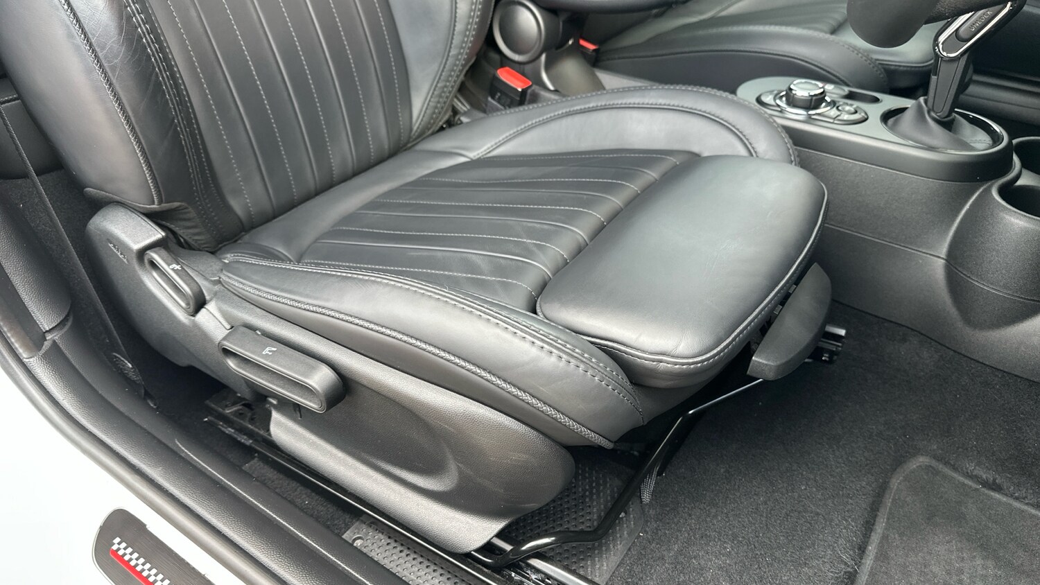 Used MINI Convertible 2022 for sale - 76311283: Photo 35