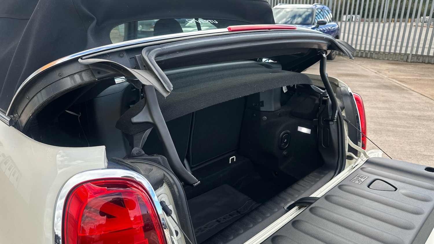 Used MINI Convertible 2022 for sale - 76289121: Photo 28