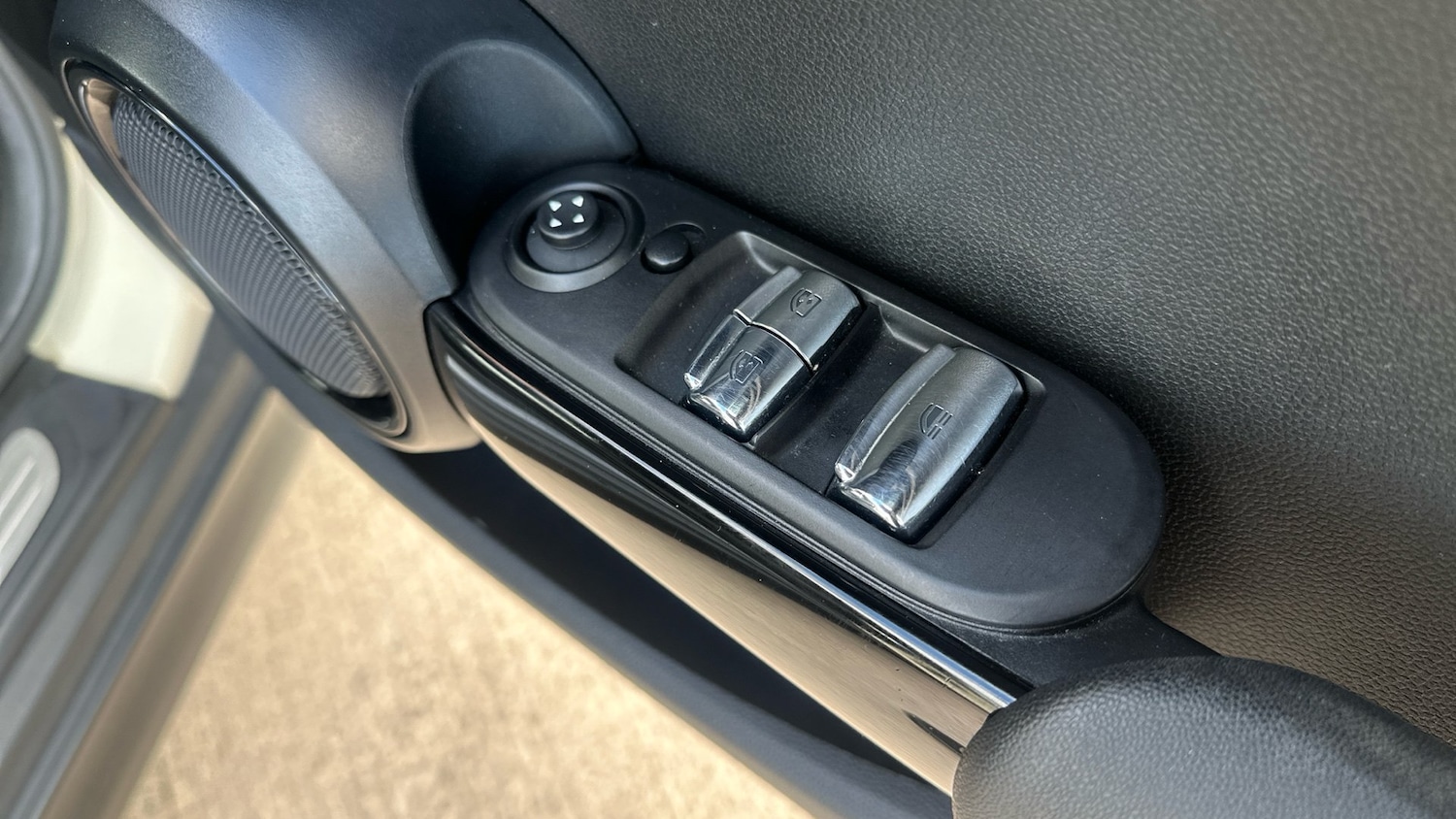 Used MINI Convertible 2022 for sale - 76289121: Photo 31