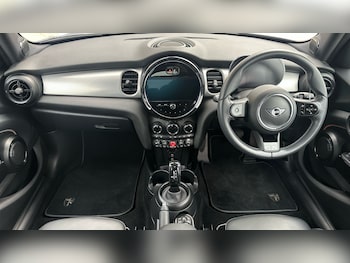 Used MINI Hatch 2023 for sale - 77742500: Photo