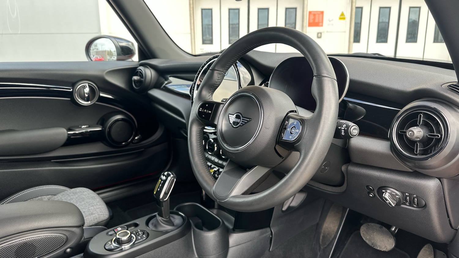 Used MINI Hatch 2023 for sale - 78077516: Photo 6