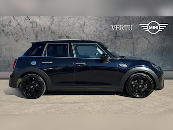 Used MINI Hatch 2023 for sale - 77945324: Photo