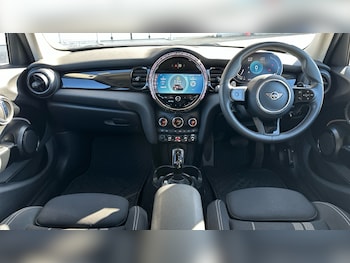 Used MINI Hatch 2023 for sale - 77945324: Photo