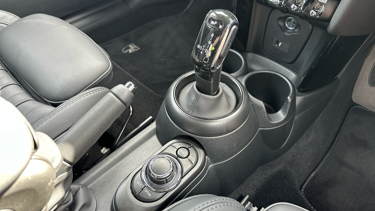 2023 MINI Hatch 1.5 Cooper Exclusive 3dr Auto Petrol Hatchback Hatchback Petrol - Picture 10 of 24