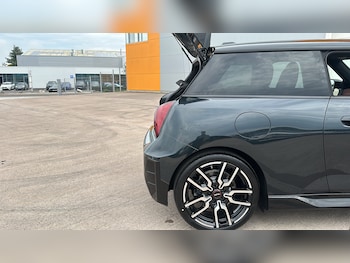 Used MINI Cooper 2025 for sale - 76193044: Photo 2