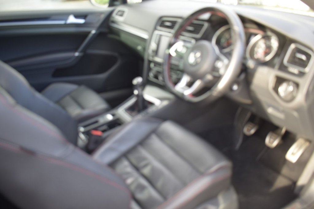 Used Volkswagen Golf 2017 for sale - 76768308: Photo 11