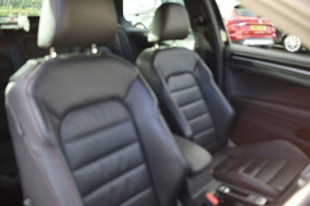 Used Volkswagen Golf 2017 for sale - 76768308: Photo 12