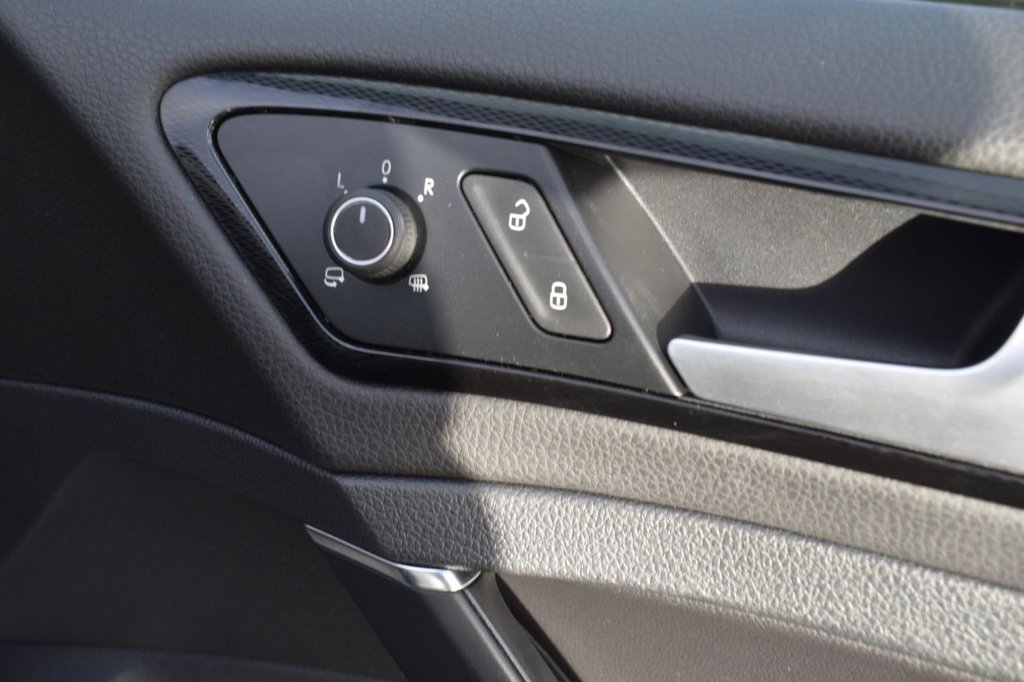 Used Volkswagen Golf 2017 for sale - 76768308: Photo 15