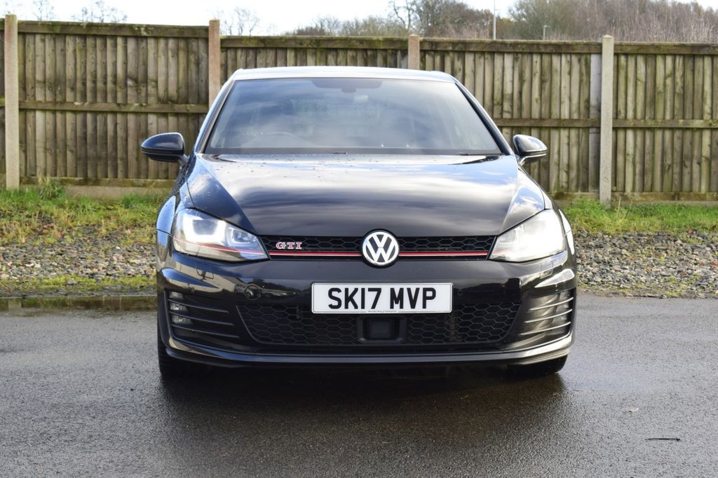 Used Volkswagen Golf 2017 for sale - 76768308: Photo 2