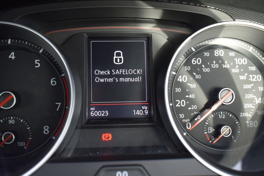 Used Volkswagen Golf 2017 for sale - 76768308: Photo 37