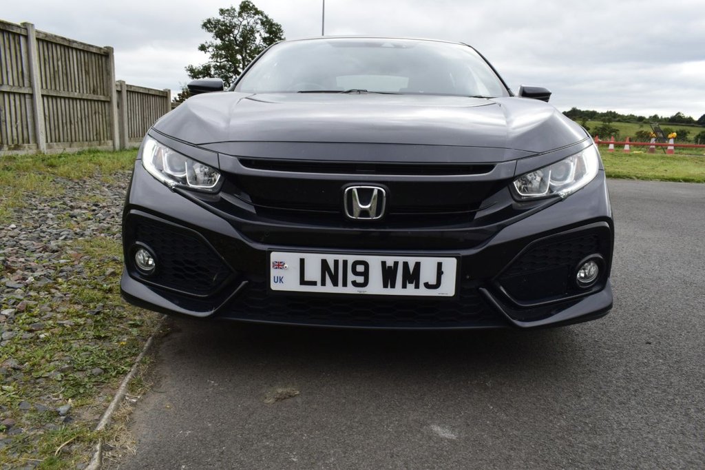 Used Honda Civic 2019 for sale - 76760017: Photo 24