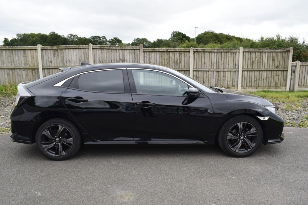 Used Honda Civic 2019 for sale - 76760017: Photo 26