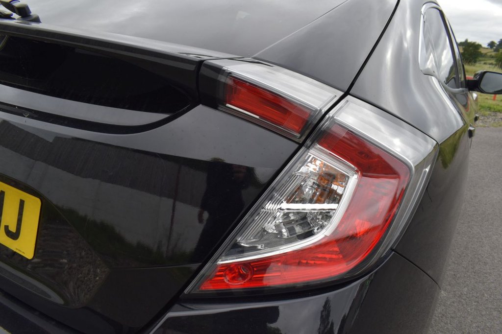 Used Honda Civic 2019 for sale - 76760017: Photo 29