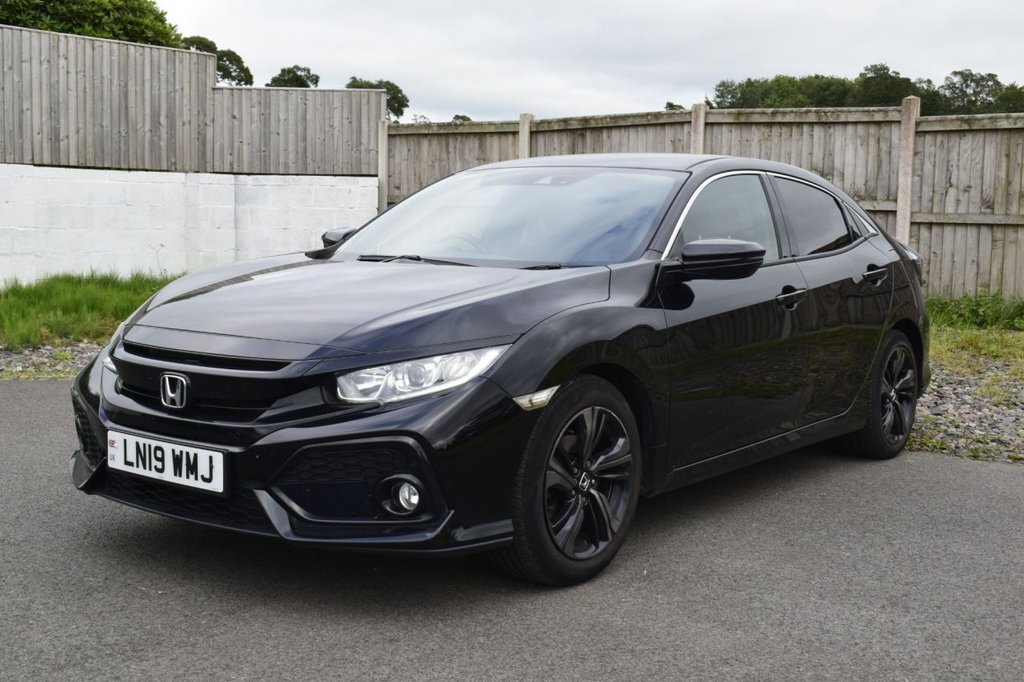 Used Honda Civic 2019 for sale - 76760017: Photo 3