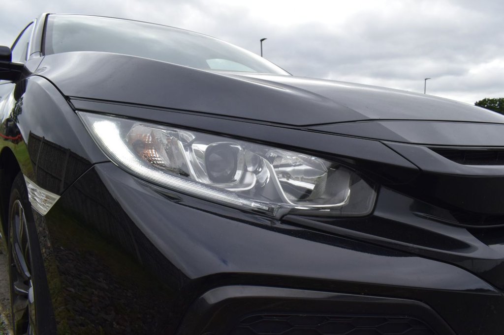 Used Honda Civic 2019 for sale - 76760017: Photo 32