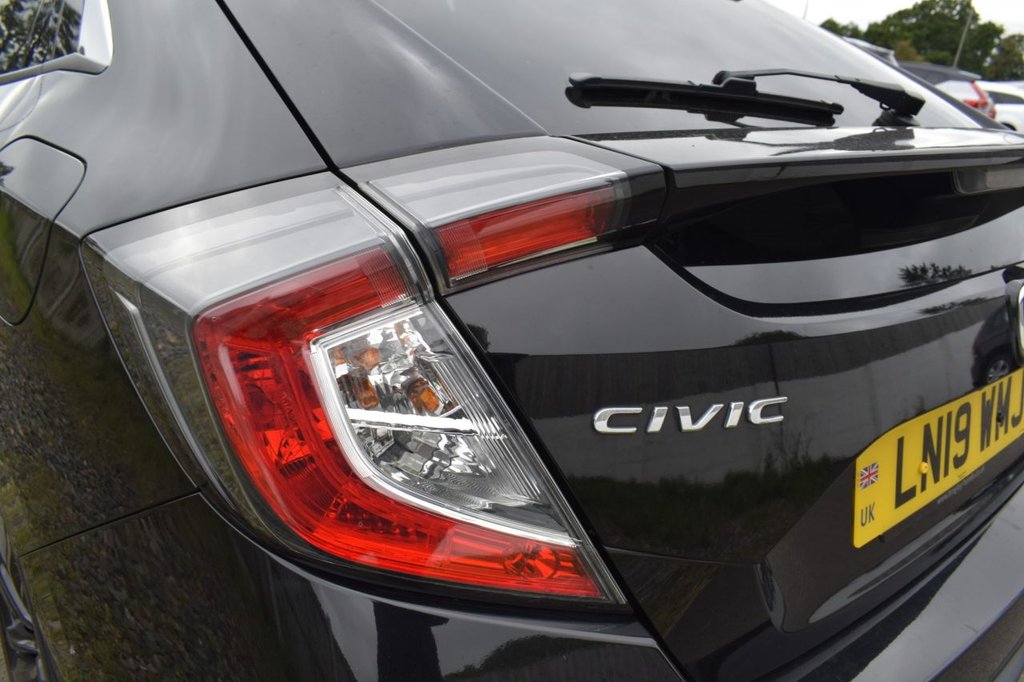 Used Honda Civic 2019 for sale - 76760017: Photo 33