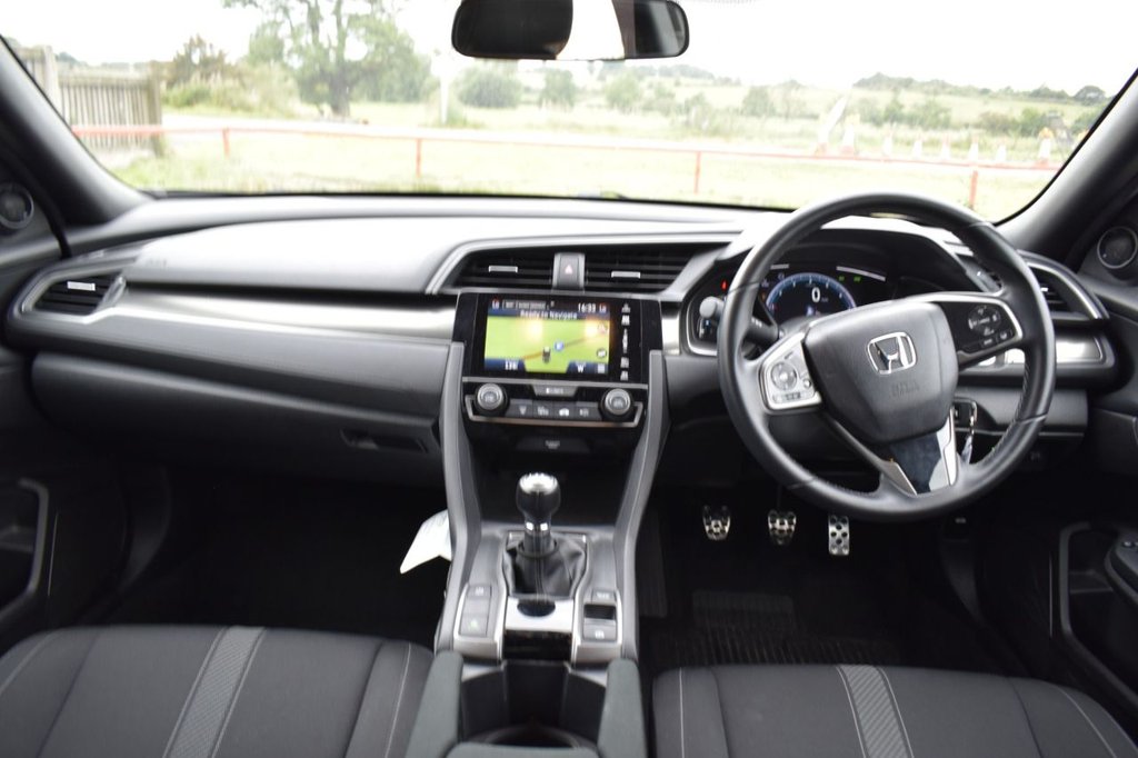 Used Honda Civic 2019 for sale - 76760017: Photo 35