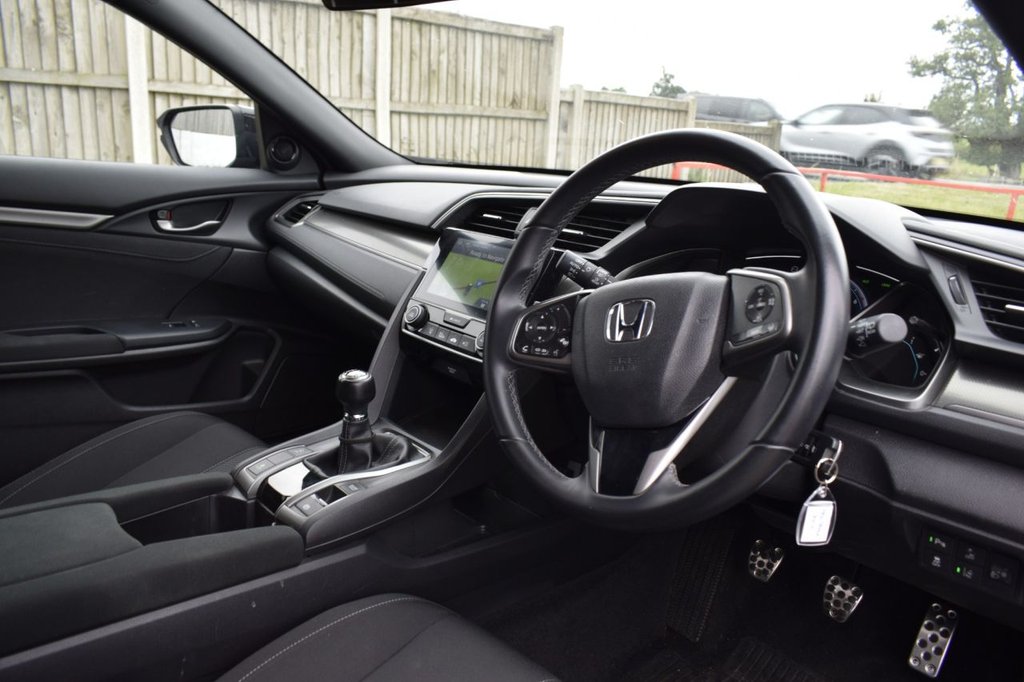 Used Honda Civic 2019 for sale - 76760017: Photo 41