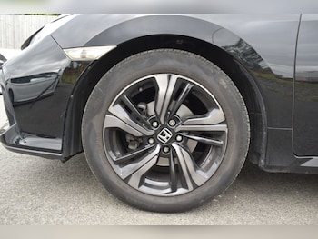 Used Honda Civic 2019 for sale - 76760017: Photo