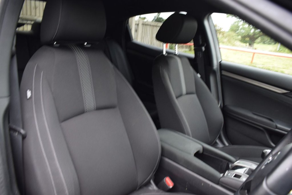 Used Honda Civic 2019 for sale - 76760017: Photo 5