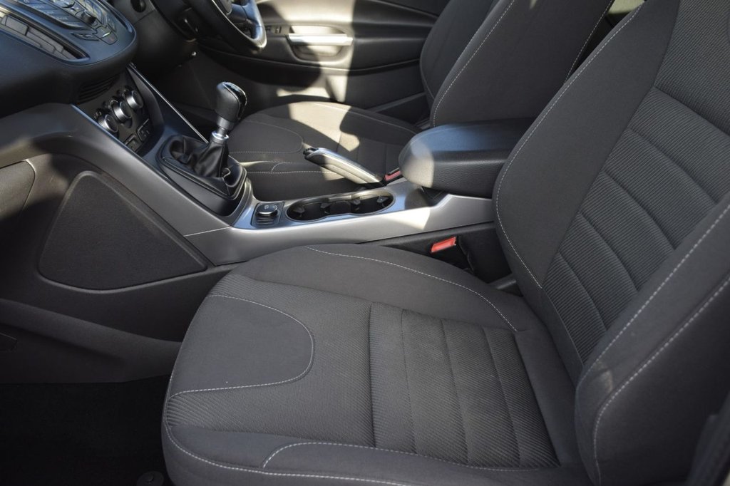 Used Ford Kuga 2015 for sale - 76768230: Photo 27