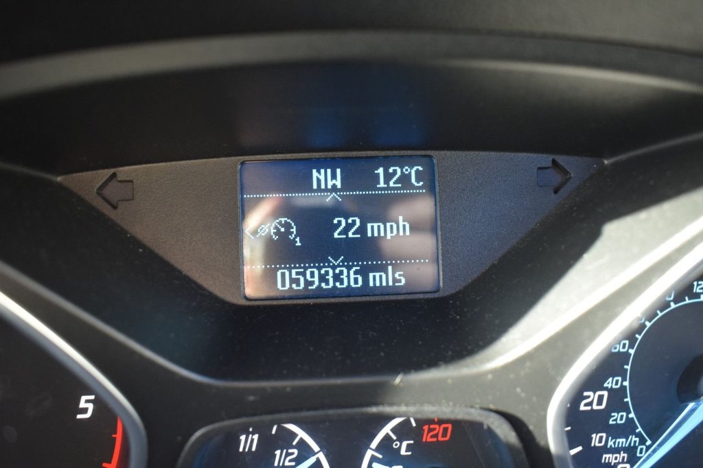 Used Ford Kuga 2015 for sale - 76768230: Photo 32