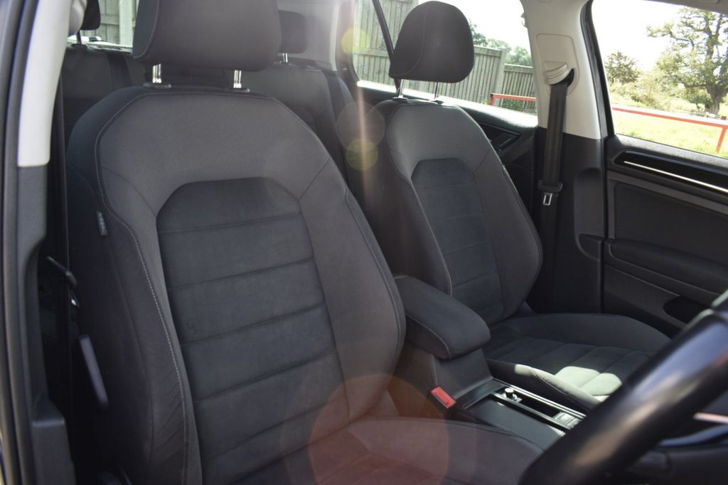 Used Volkswagen Golf 2018 for sale - 76760019: Photo 4