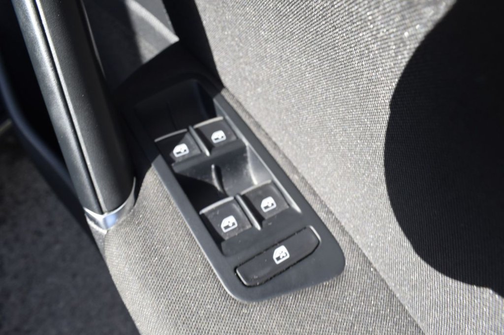 Used Volkswagen Golf 2018 for sale - 76760019: Photo 7