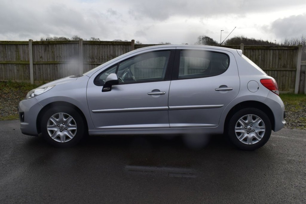 Used Peugeot 207 2012 for sale - 77313193: Photo 8