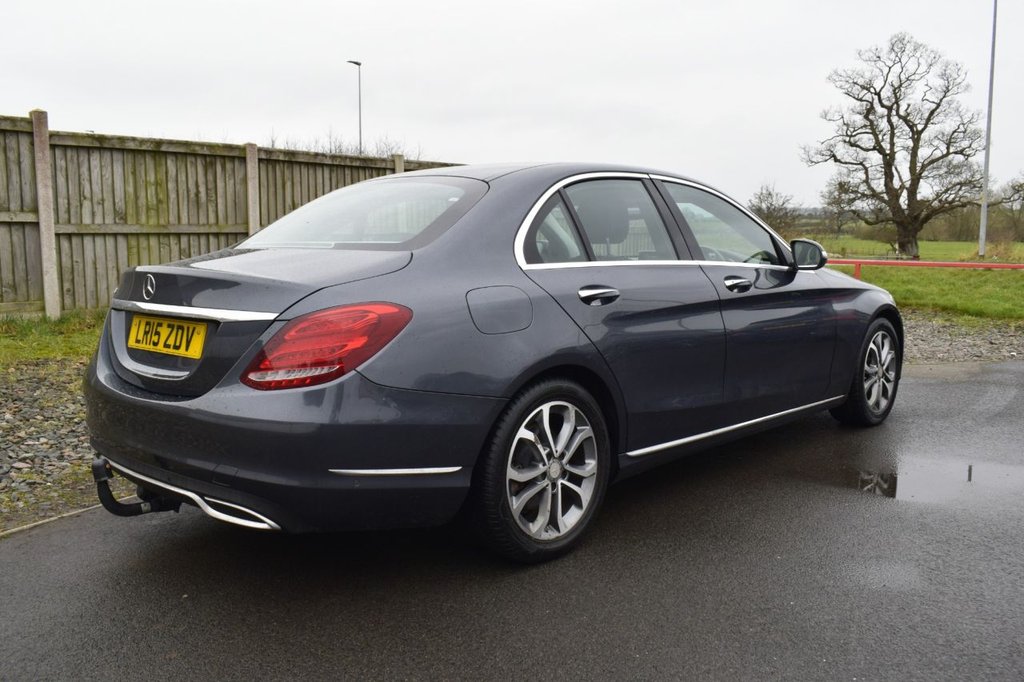 Used Mercedes-Benz C Class 2015 for sale - 77520761: Photo 6