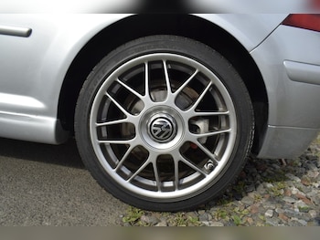 Used Volkswagen Golf 2002 for sale - 76760018: Photo