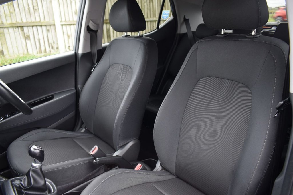 Used Hyundai i10 2017 for sale - 76760030: Photo 12