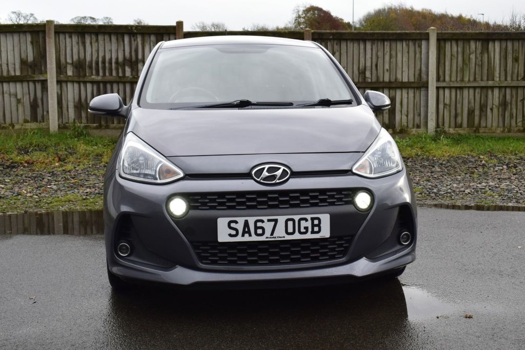 Used Hyundai i10 2017 for sale - 76760030: Photo 2