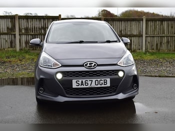 Used Hyundai i10 2017 for sale - 76760030: Photo