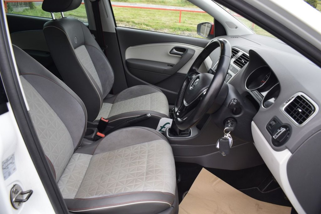 Used Volkswagen Polo 2017 for sale - 76760015: Photo 6