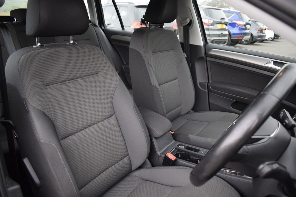 Used Volkswagen Golf 2017 for sale - 77764739: Photo 10