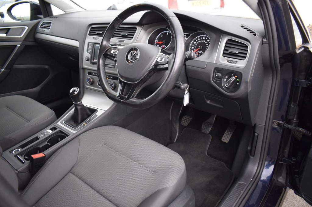 Used Volkswagen Golf 2017 for sale - 77764739: Photo 14