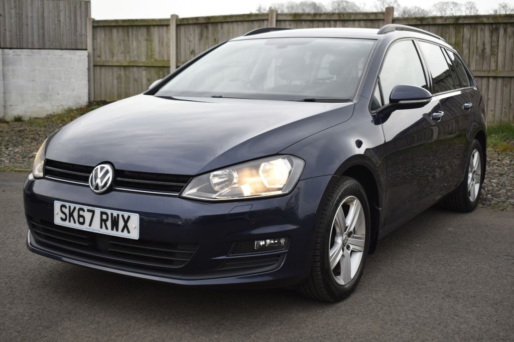 Used Volkswagen Golf 2017 for sale - 77764739: Photo 2