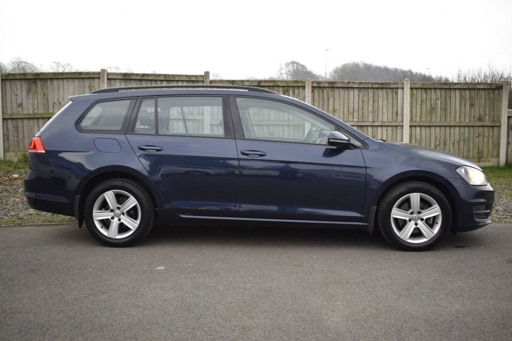 Used Volkswagen Golf 2017 for sale - 77764739: Photo 5