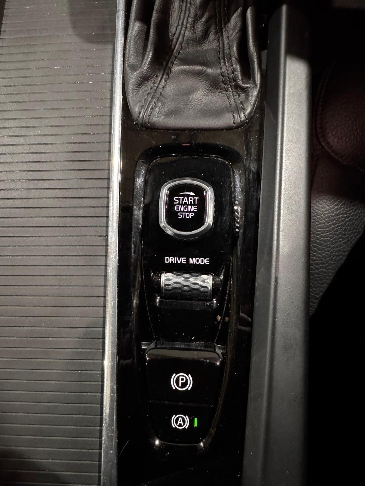 Used Volvo XC60 2018 for sale - 78158315: Photo 25