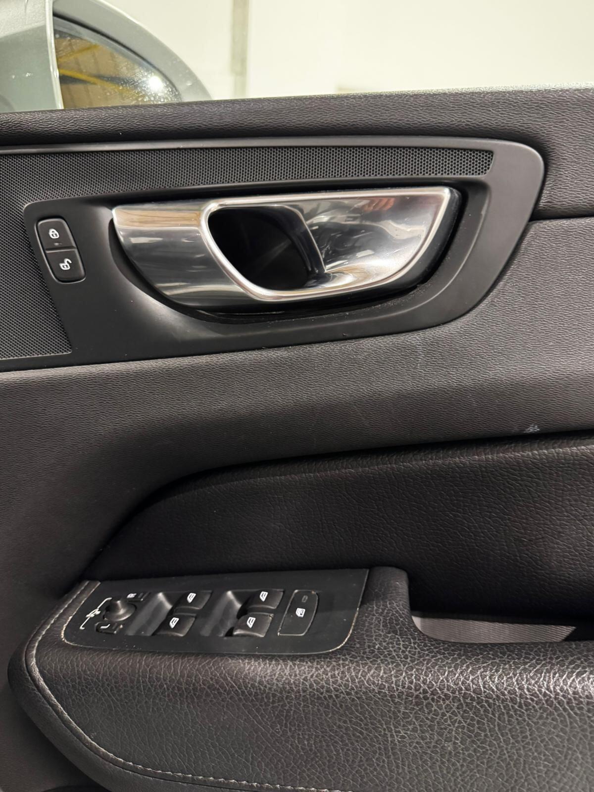 Used Volvo XC60 2018 for sale - 78158315: Photo 26