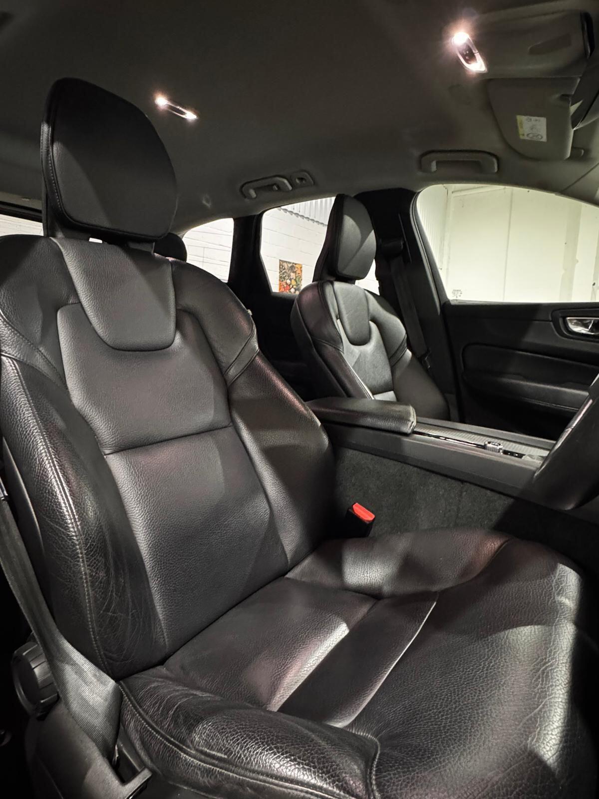 Used Volvo XC60 2018 for sale - 78158315: Photo 29