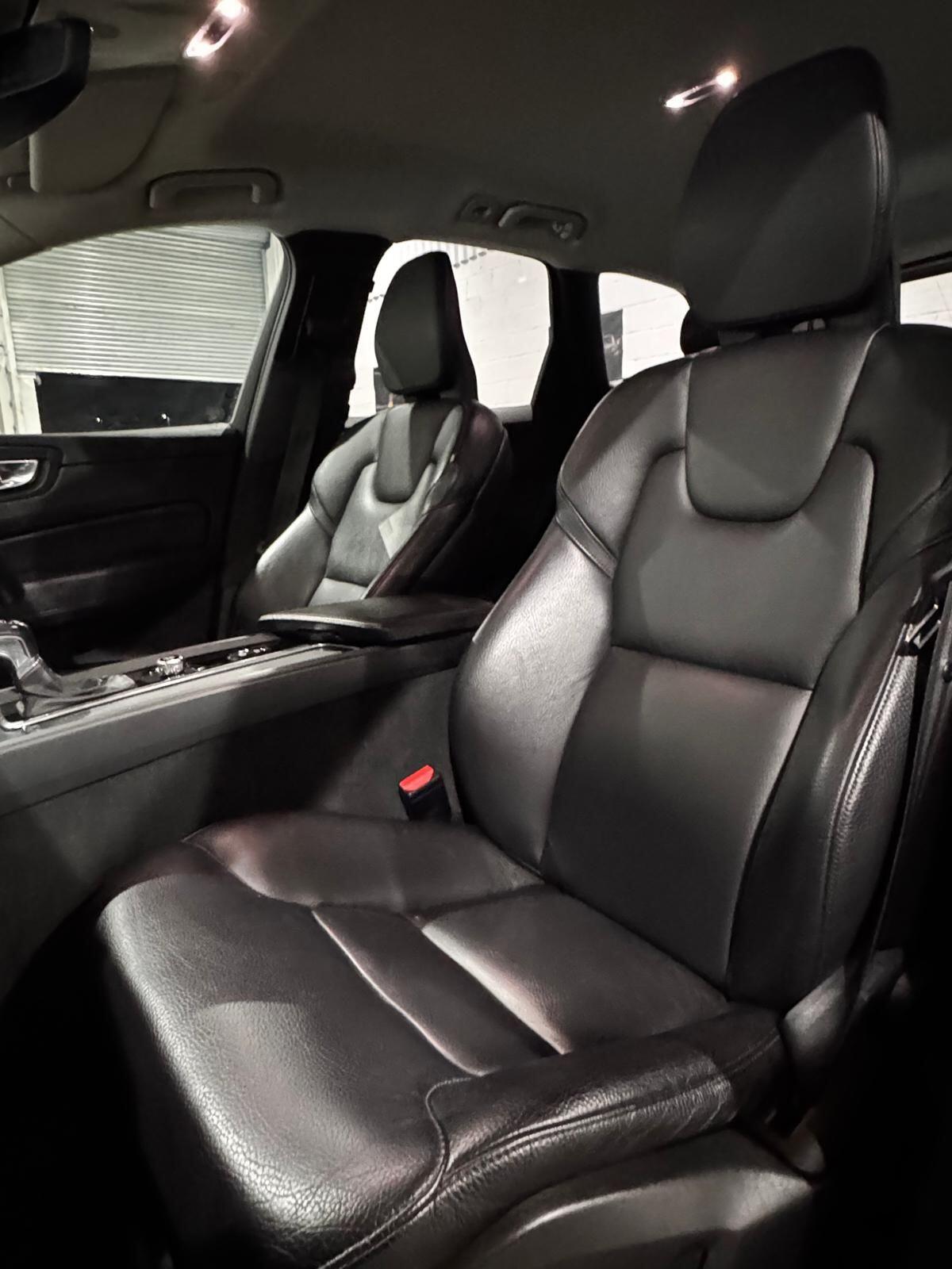 Used Volvo XC60 2018 for sale - 78158315: Photo 30