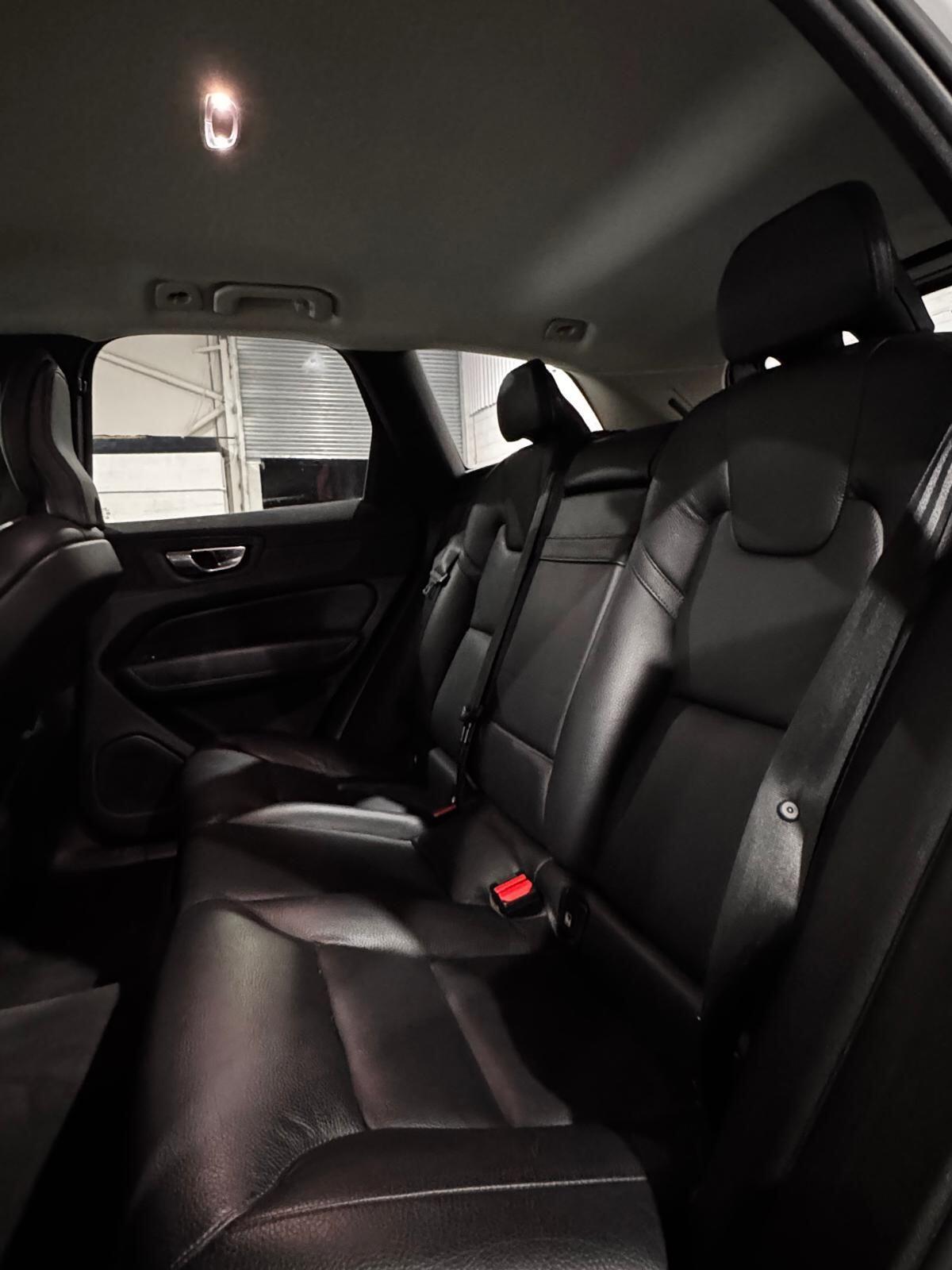 Used Volvo XC60 2018 for sale - 78158315: Photo 44